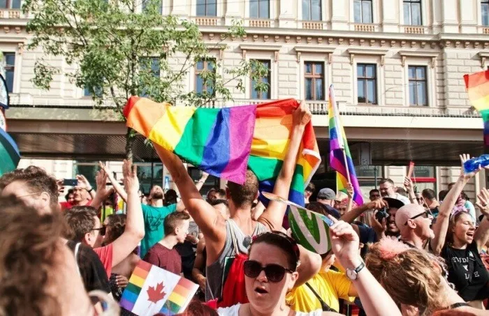 El “lavado arcoíris”: una amenaza a la representación LGBTIQ+ en el periodismo